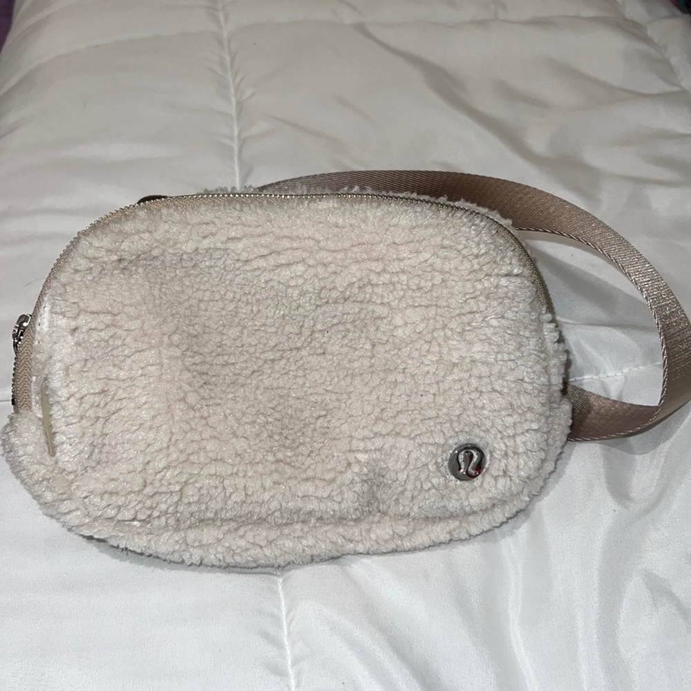 Lululemon fleece belt bag